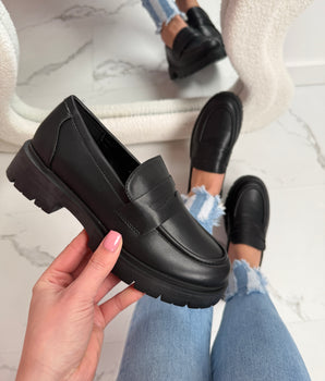 Sasyaa Black Moccasin