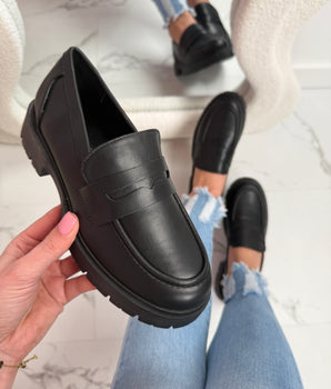 Sasyaa Black Moccasin