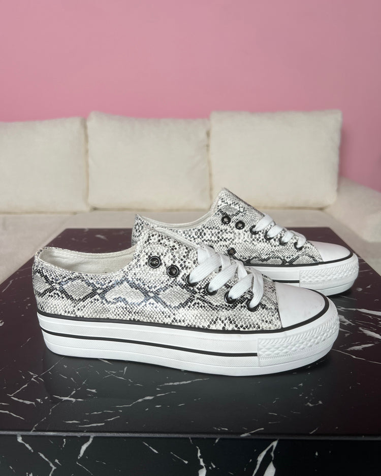 Noa Snake Sneakers