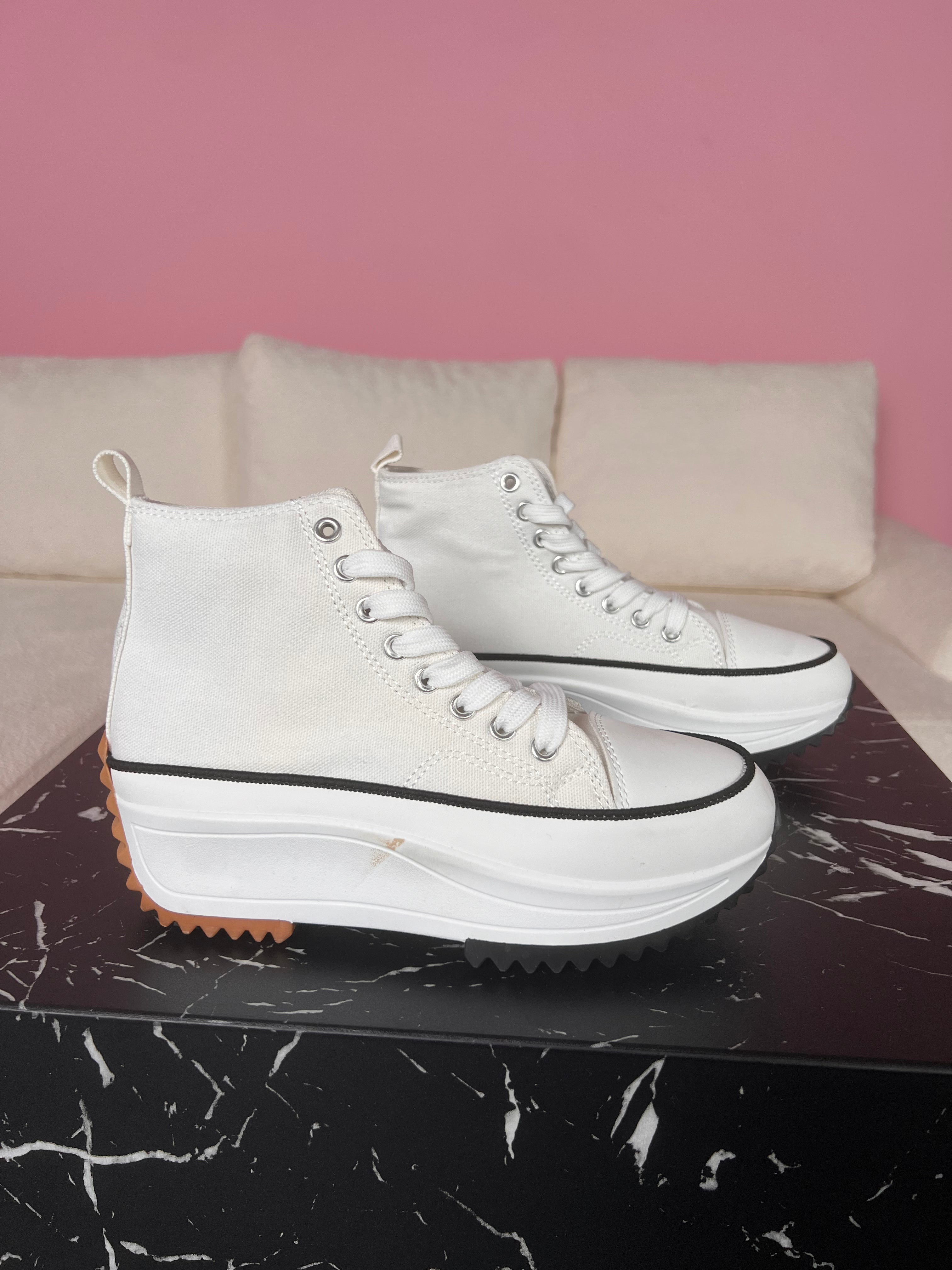 Elvy White Sneaker