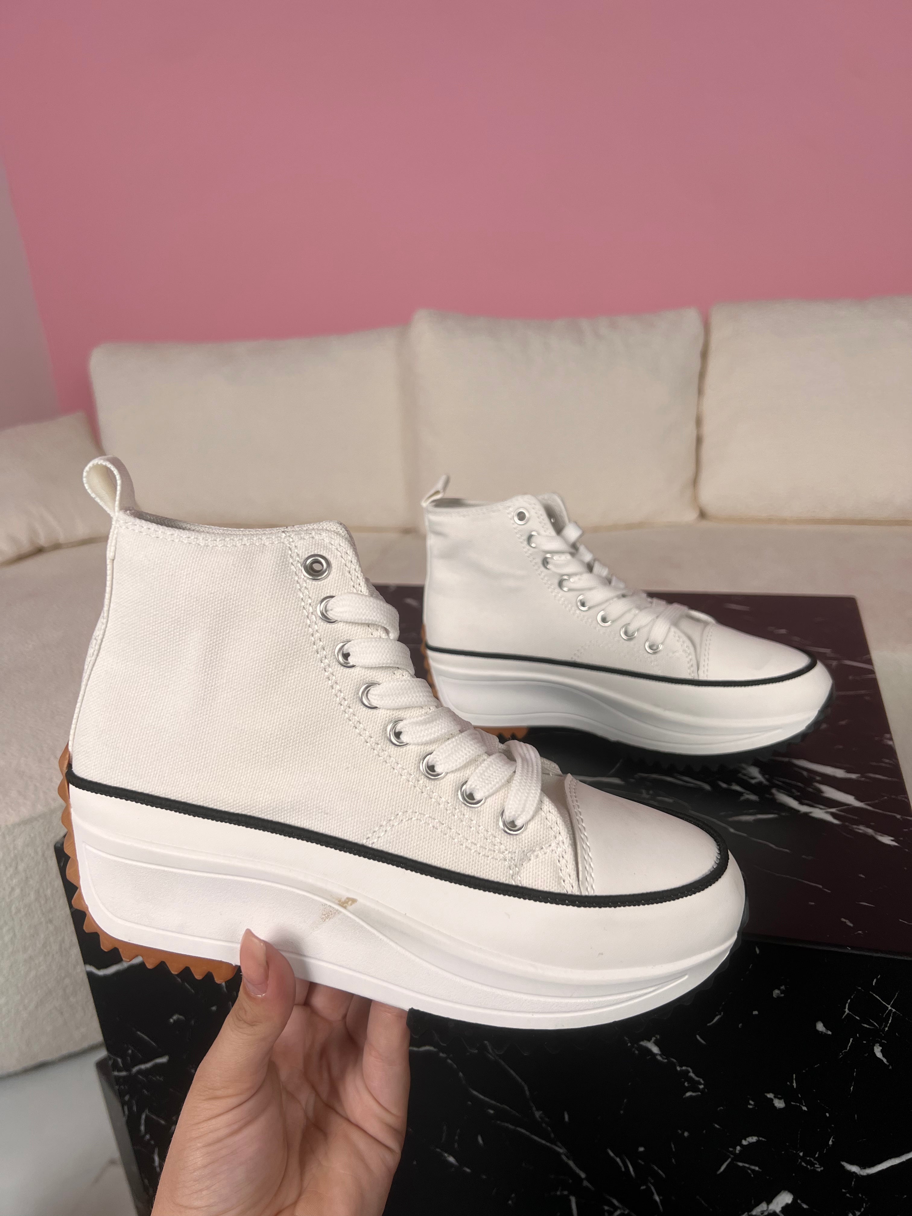 Elvy White Sneaker