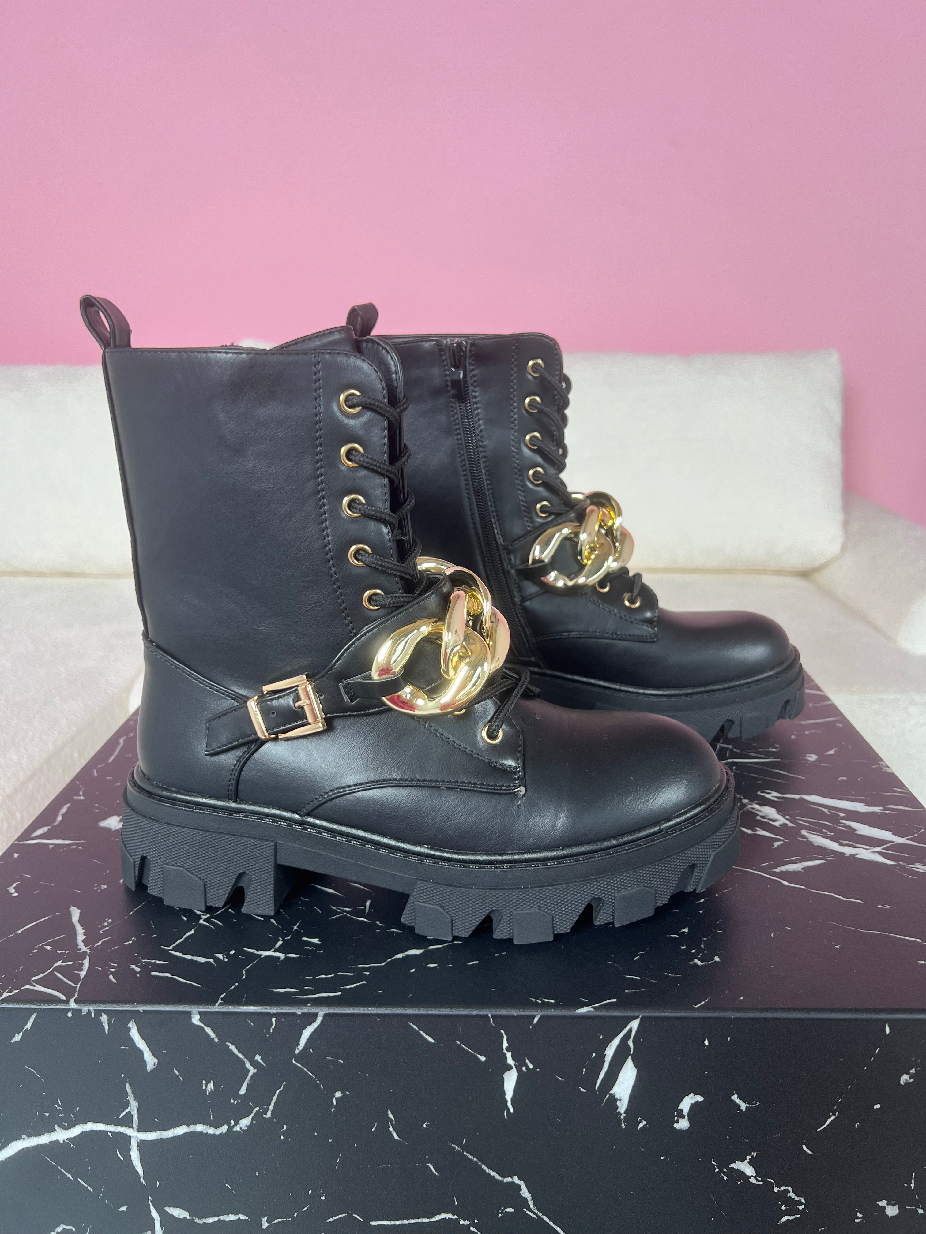 9008 Black Boots BK