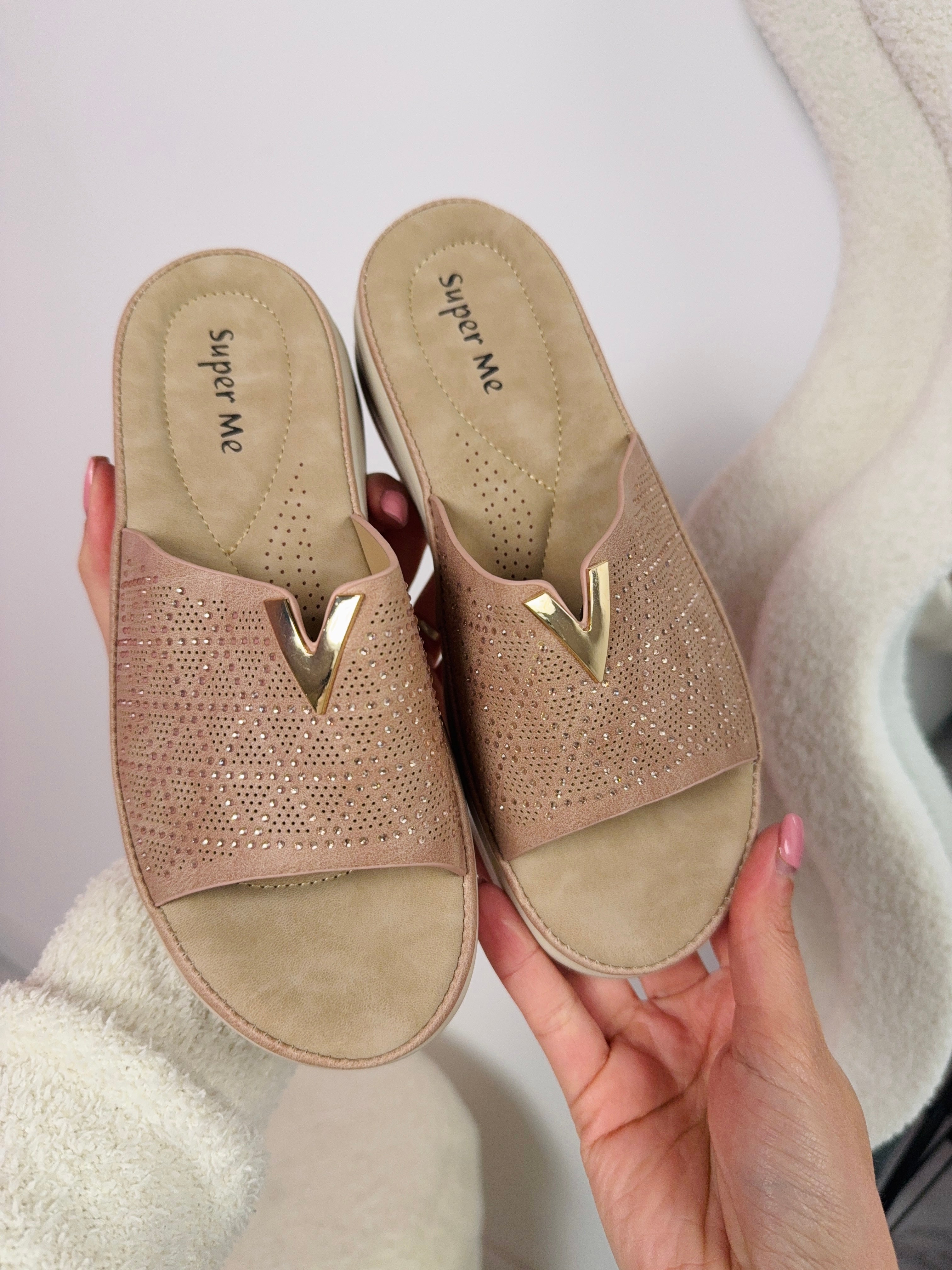 Detail Pink Slides