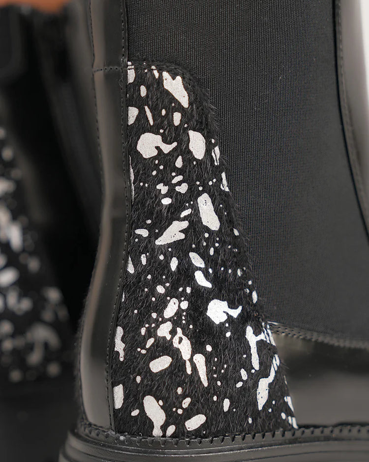 Loîs - Black Chelsea Boots – Dark Detail
