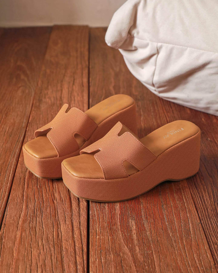 Cliff Camel Heels
