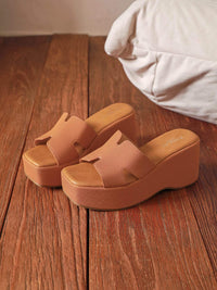 Cliff Camel Heels