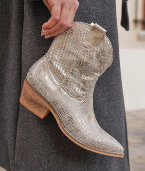 Thirza Gold Boots
