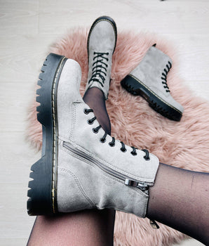 Rio Lt Gray Boots