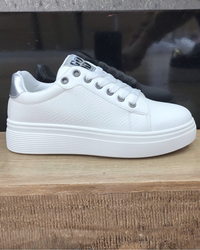 Saskia White Sneaker