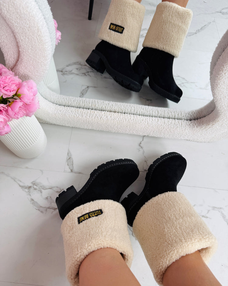 Tutto Omslag Black Boots