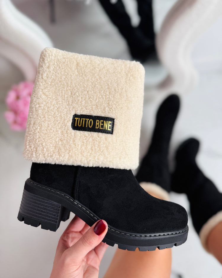 Tutto Omslag Black Boots