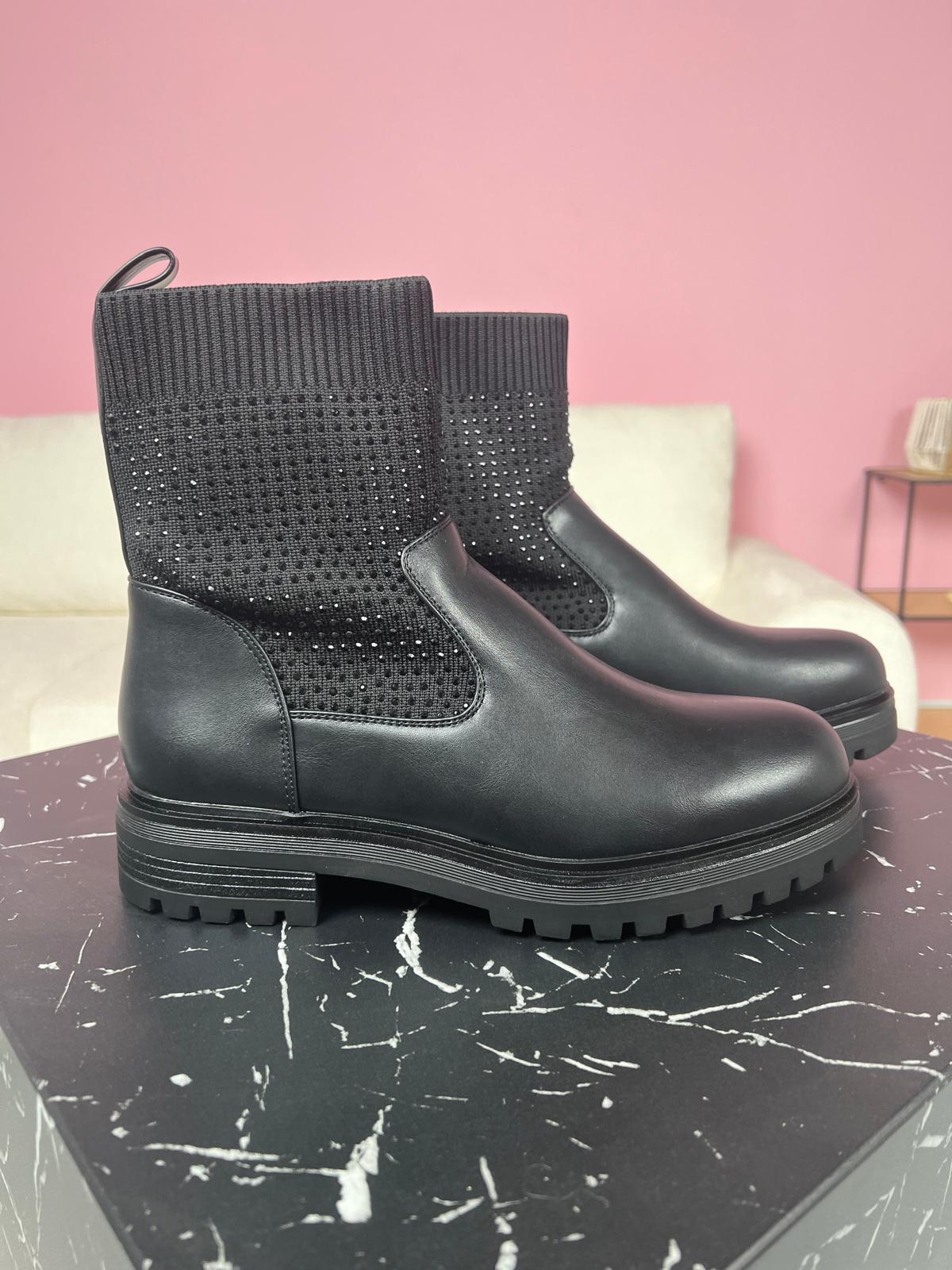 00-3 black Boots