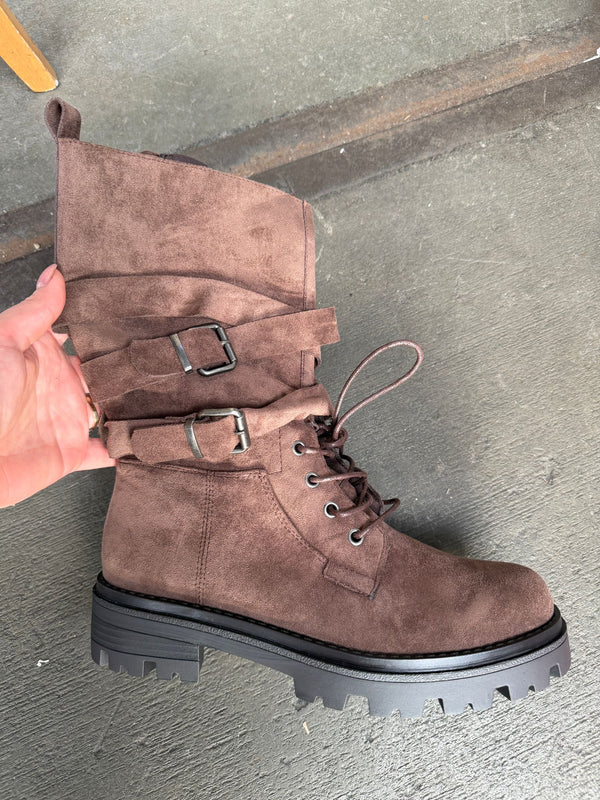 323 Brown Boots