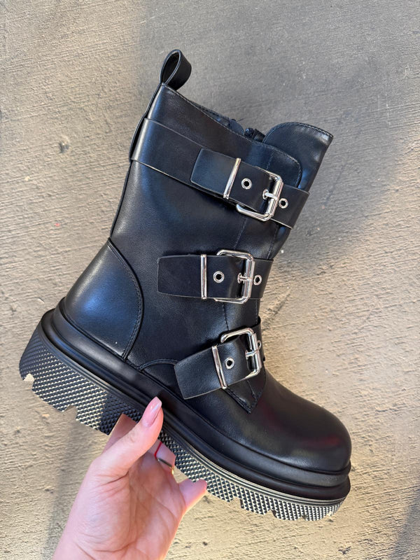 52120 Black Boots