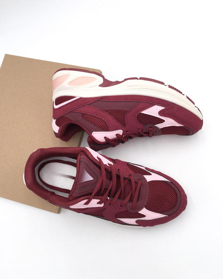 Zoe Bordeaux Sneaker