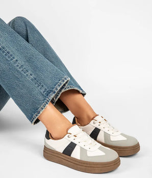Keine Regeln Beige Sneaker