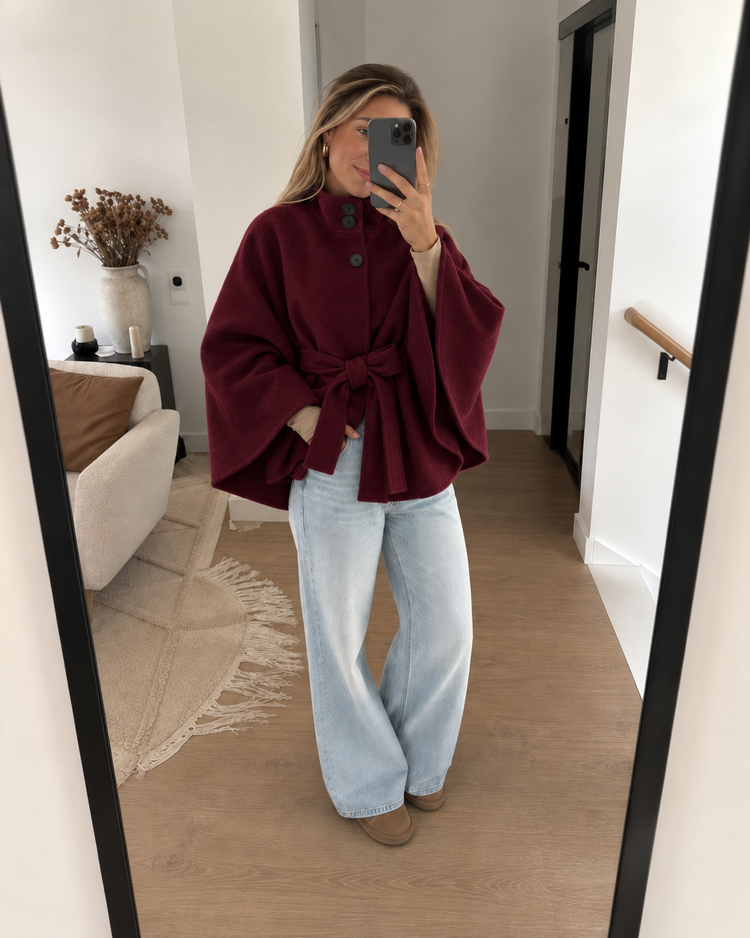Poncho Chaira in Burgundy – spiegelselfie