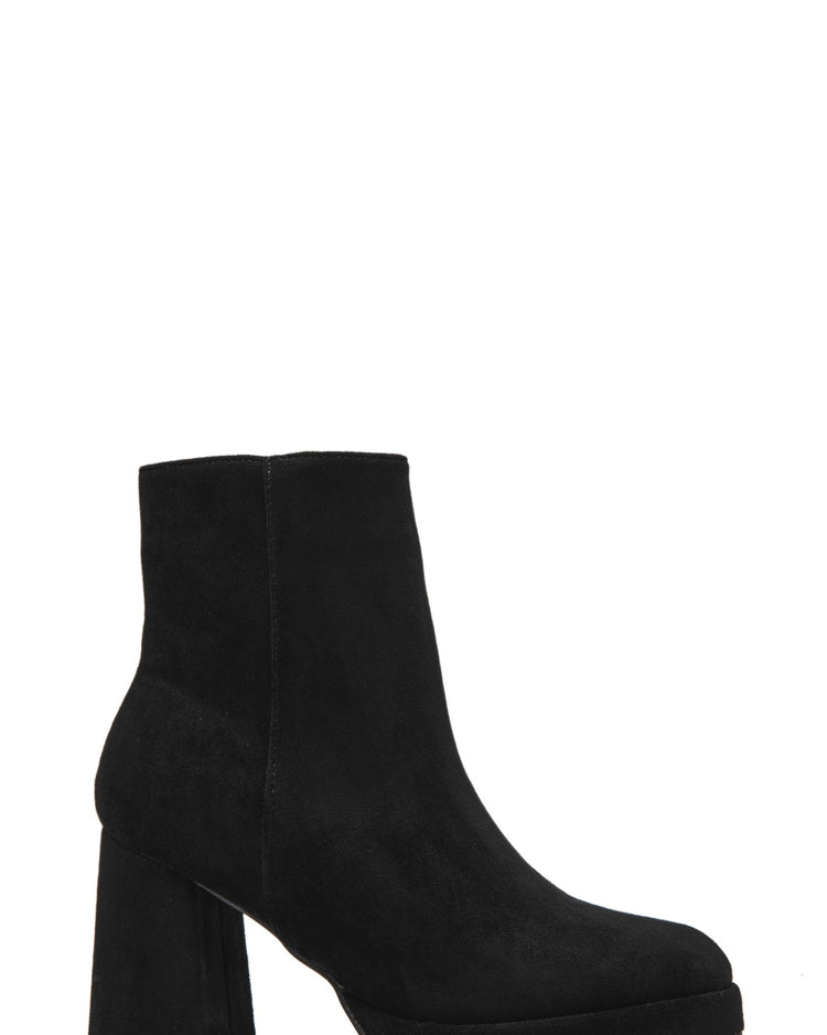 Rina Heel Boot Black - widok z boku na platformie i obcasie klockowym