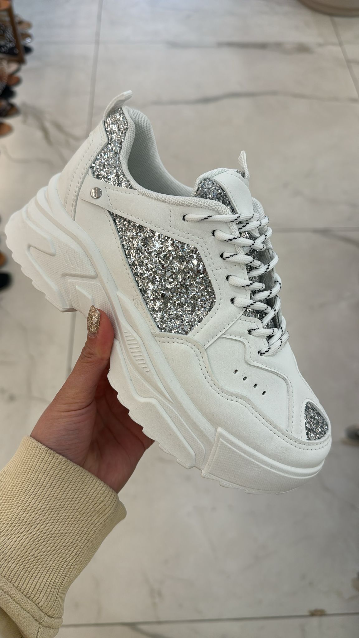 Zohra White Sneaker
