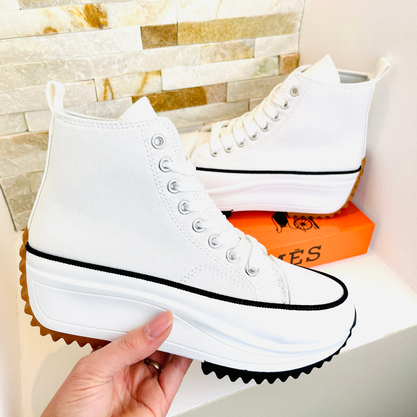 Elvy White Sneaker