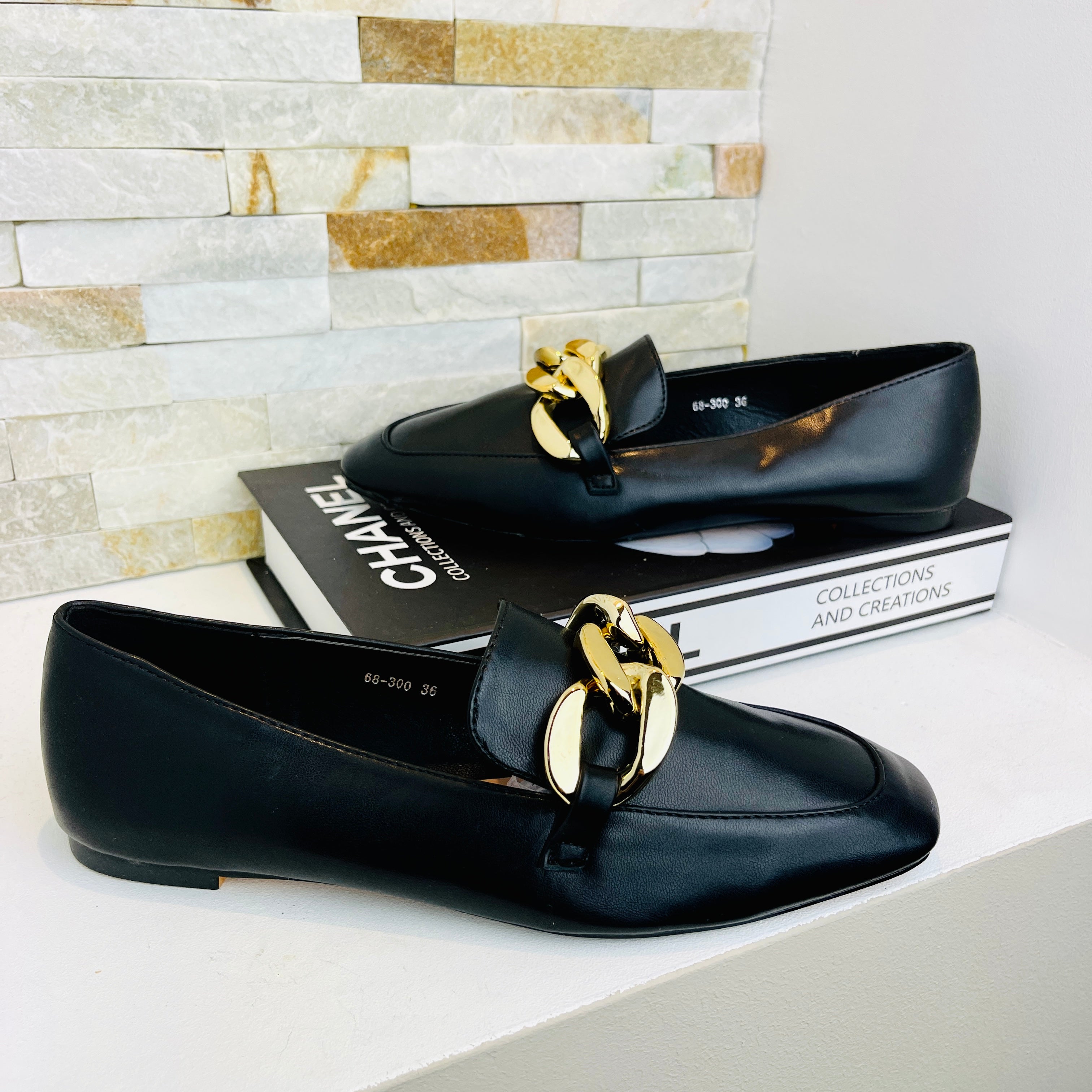 Schwarze 300-Loafer