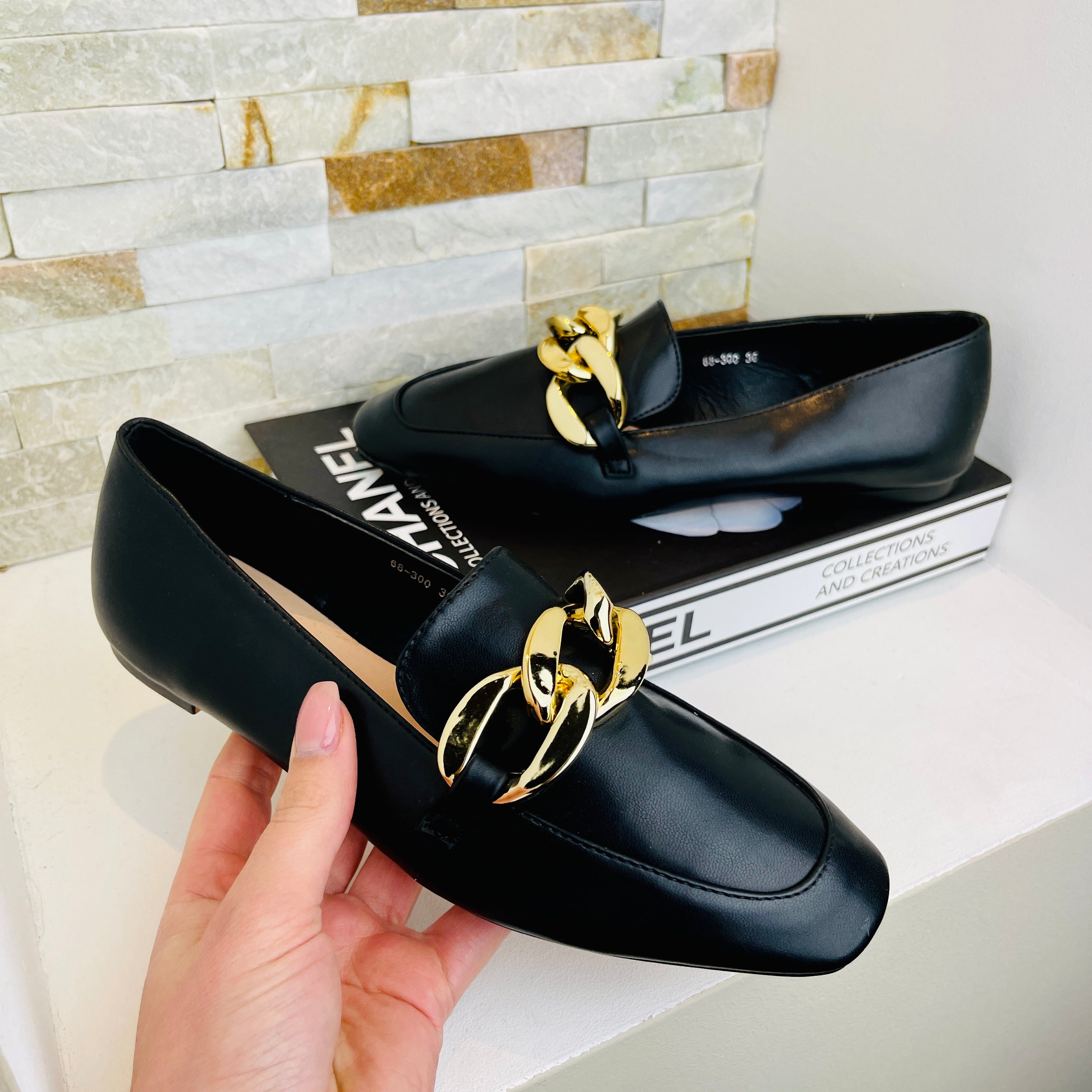 Black 300 Loafer